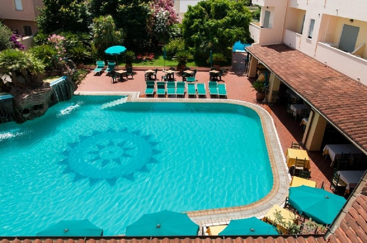 Le Residenze Del Golfo Di Orosei Aparthotel ภายนอก รูปภาพ