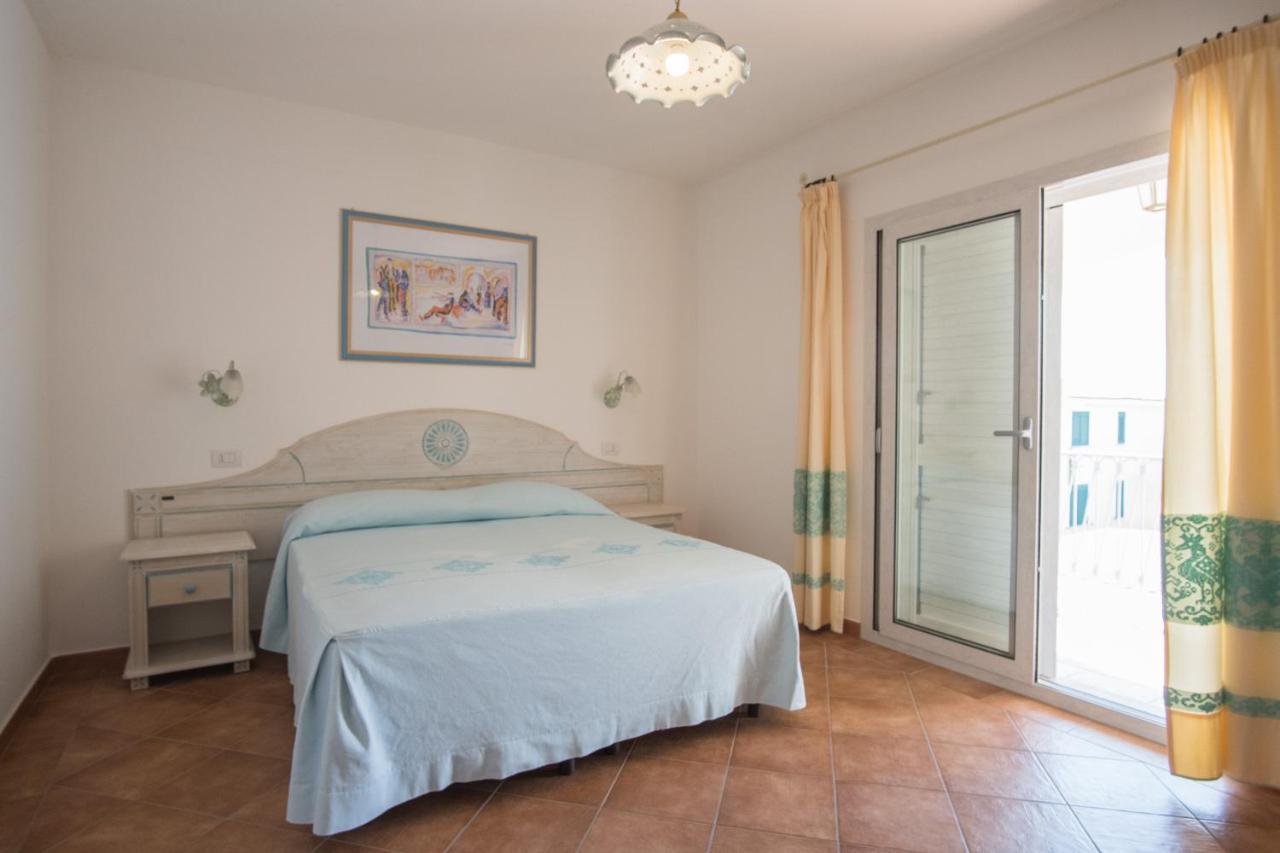 Le Residenze Del Golfo Di Orosei Aparthotel ภายนอก รูปภาพ