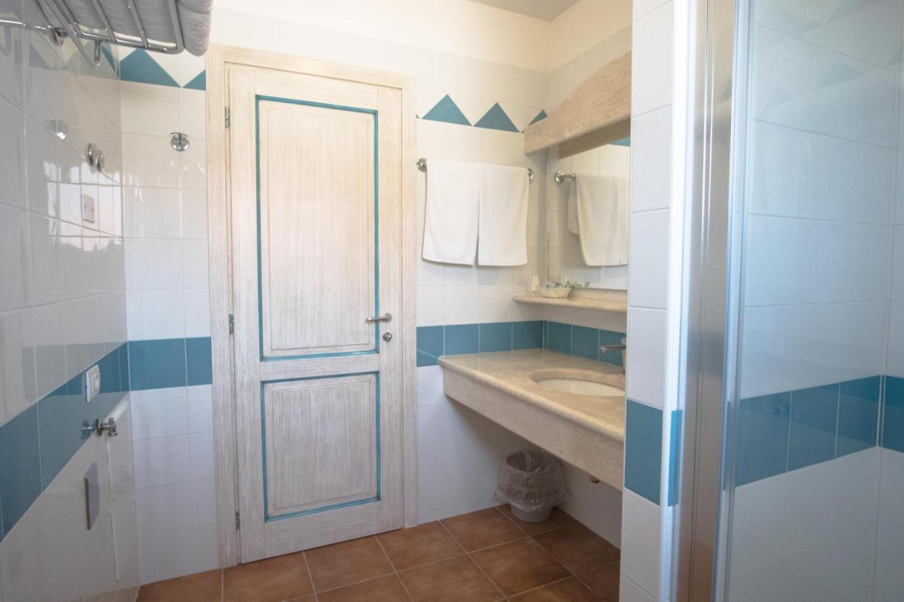 Le Residenze Del Golfo Di Orosei Aparthotel ภายนอก รูปภาพ