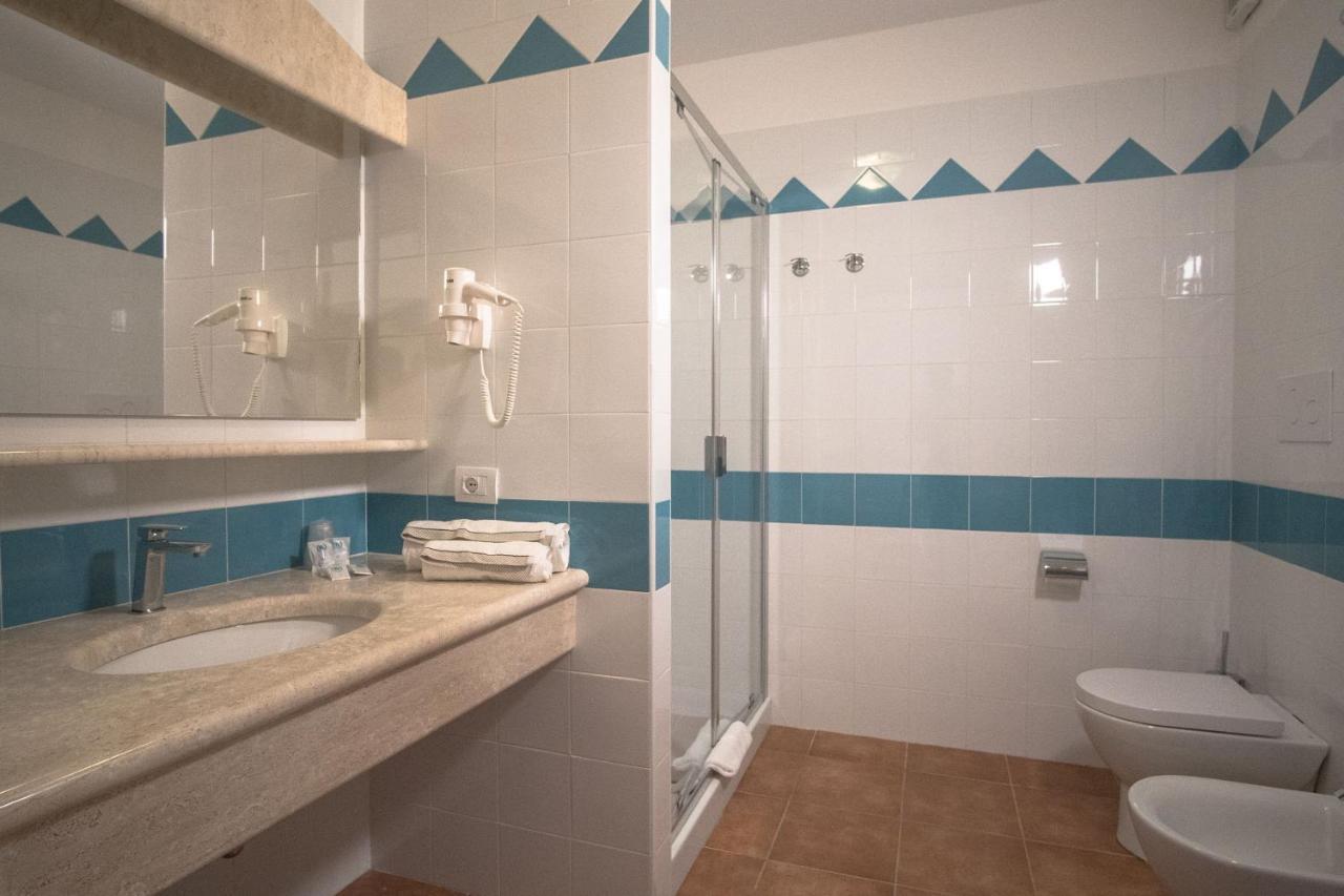 Le Residenze Del Golfo Di Orosei Aparthotel ภายนอก รูปภาพ