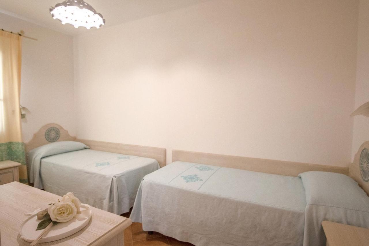 Le Residenze Del Golfo Di Orosei Aparthotel ภายนอก รูปภาพ