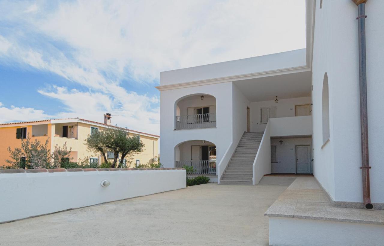 Le Residenze Del Golfo Di Orosei Aparthotel ภายนอก รูปภาพ