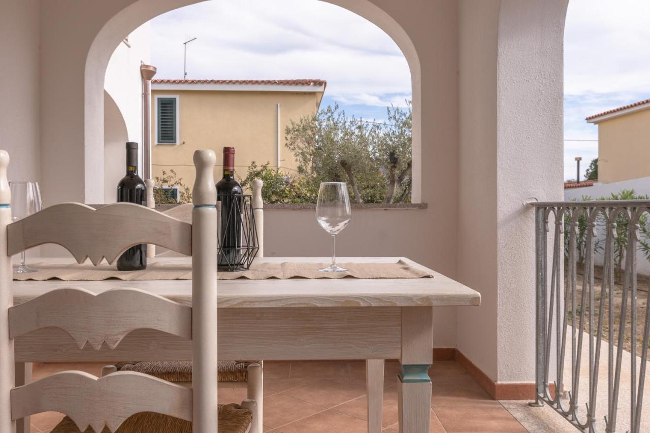 Le Residenze Del Golfo Di Orosei Aparthotel ภายนอก รูปภาพ