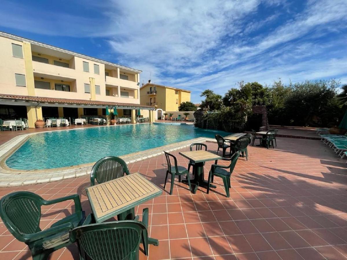 Le Residenze Del Golfo Di Orosei Aparthotel ภายนอก รูปภาพ