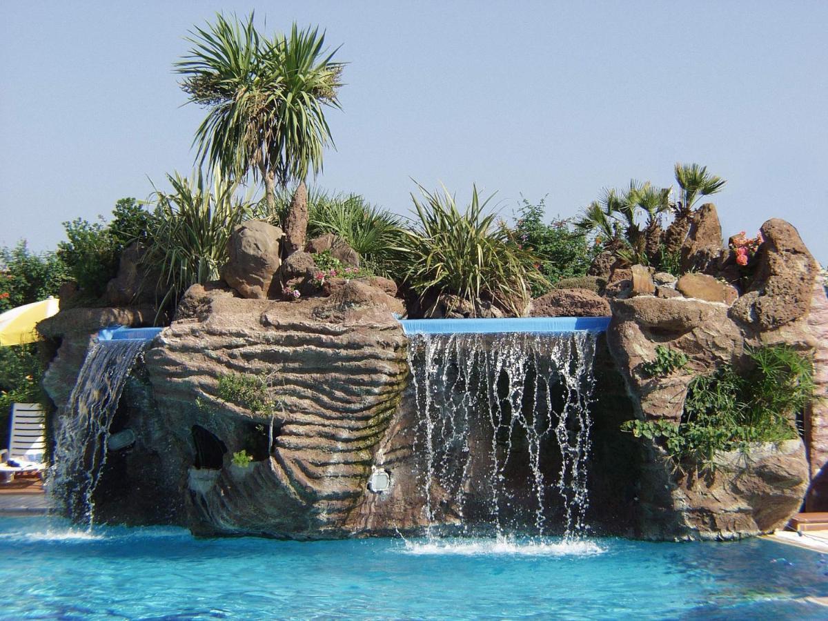 Le Residenze Del Golfo Di Orosei Aparthotel ภายนอก รูปภาพ