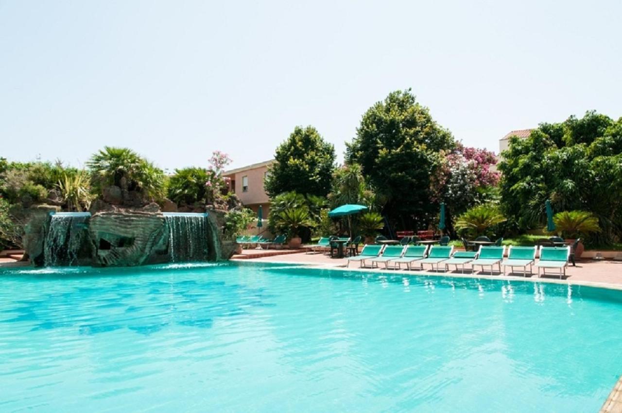 Le Residenze Del Golfo Di Orosei Aparthotel ภายนอก รูปภาพ