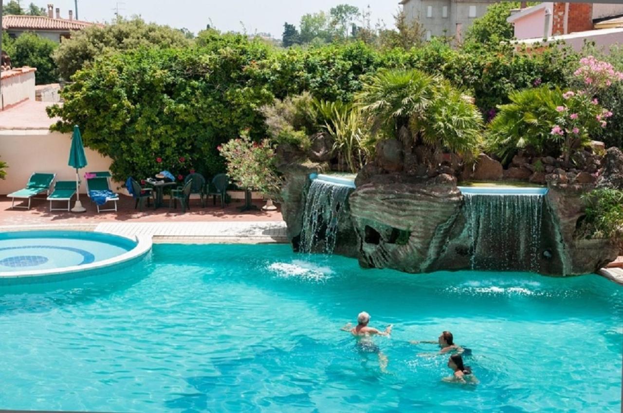 Le Residenze Del Golfo Di Orosei Aparthotel ภายนอก รูปภาพ